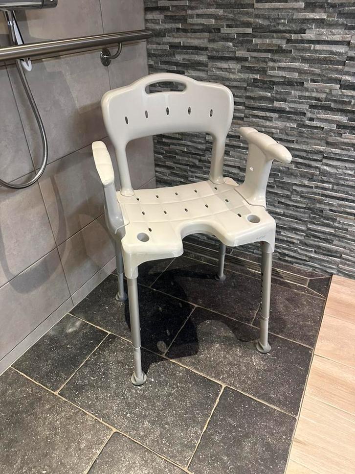 Etac douchestoel, Diversen, Verpleegmiddelen, Zo goed als nieuw, Ophalen