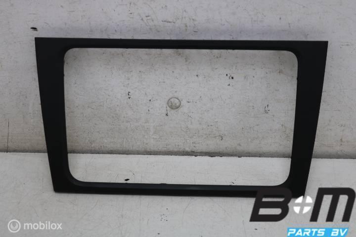 Navigatie omranding VW Golf 6 5K0858063F, Auto-onderdelen, Dashboard en Schakelaars, Gebruikt