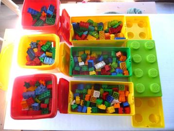 DUPLO dozen vol met blokjes (6 stuks) beschikbaar voor biedingen