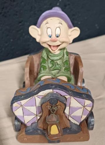 Disney Traditions Dopey, Enlèvement