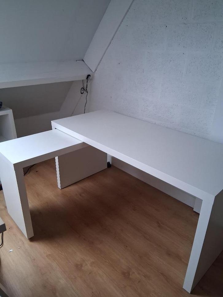 bureau, Huis en Inrichting, Bureaus, Zo goed als nieuw, Bureau, Ophalen