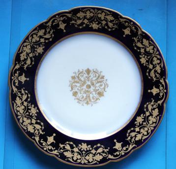 Oud bord in porcelein ~~Vieux Paris? Porcelaine de Paris? ~~ beschikbaar voor biedingen