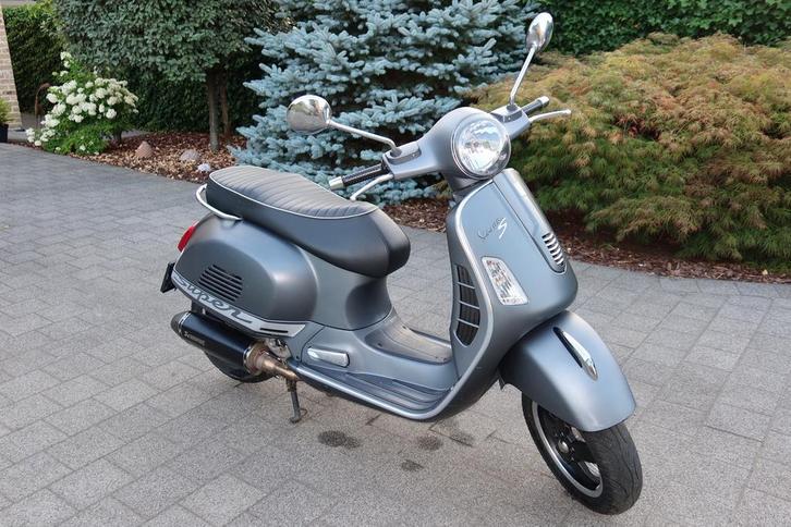 Vespa GTS 300 SuperSport – Akrapovic – Zeer nette staat, Motos, Motos | Piaggio, Particulier, Scooter, Enlèvement
