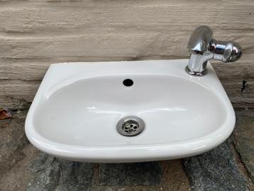 Lavabo handwasser sphinx wit met grohe kraan beschikbaar voor biedingen