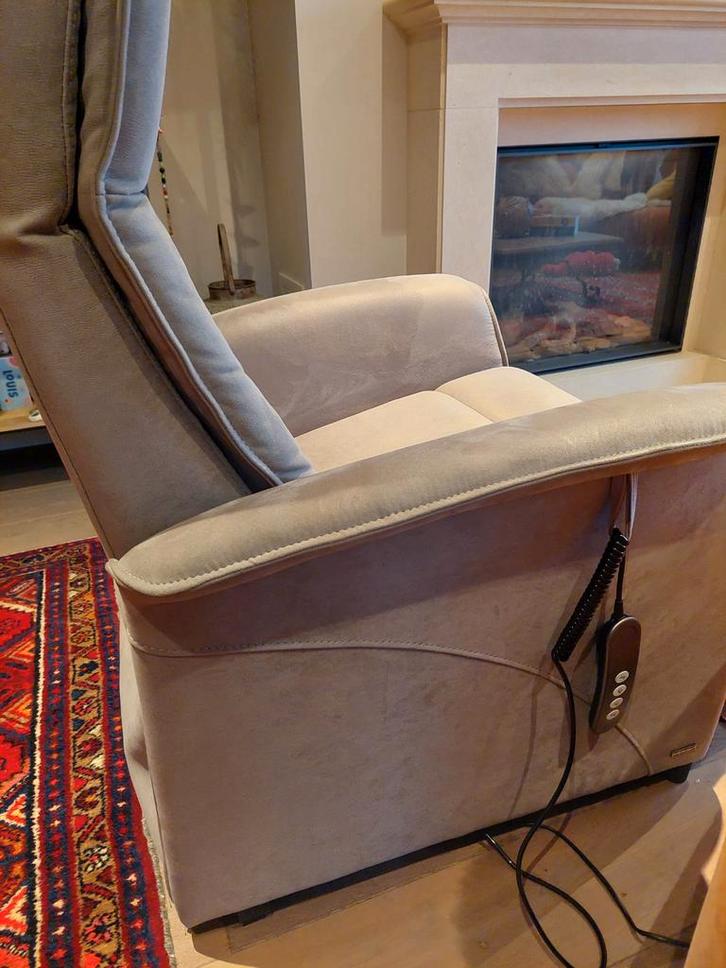 Relax elektrisch, 2 motoren nieuwstaat, Huis en Inrichting, Fauteuils, Ophalen