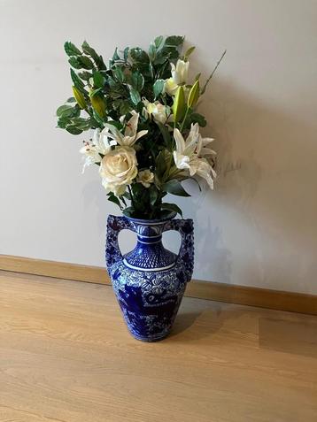 vaas beschikbaar voor biedingen