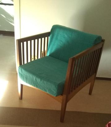 Fauteuil met oude mand  beschikbaar voor biedingen
