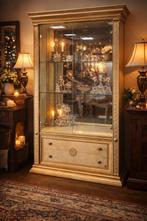 Klassieke vitrinekast met glazen leggers, Ophalen, Gebruikt