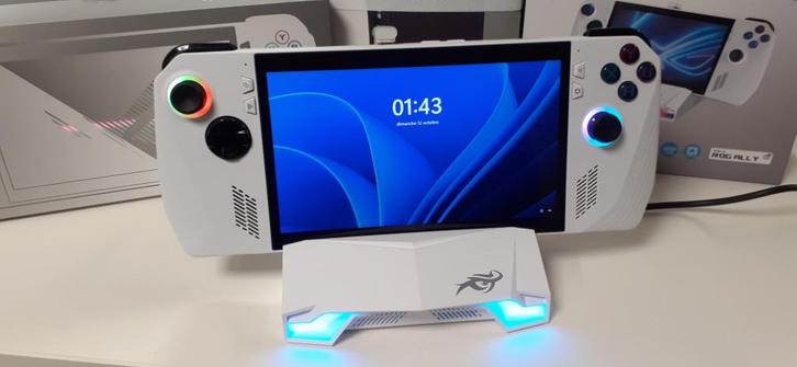 Asus ROG Ally 512GB console + dock + hoesje, Games en Spelcomputers, Spelcomputers | Overige, Zo goed als nieuw, Ophalen of Verzenden