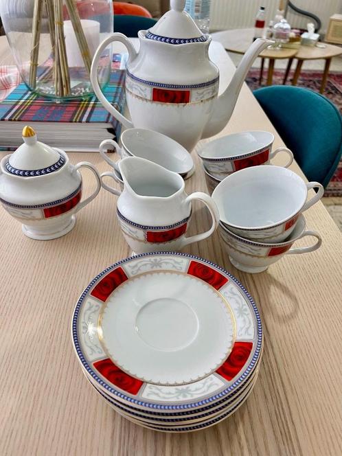 Service à thé/café en porcelaine neuf - floral rouge et doré, Antiek en Kunst, Antiek | Servies compleet, Ophalen