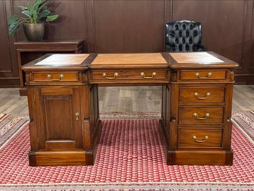 Klassiek Engels bureau #516, Huis en Inrichting, Bureaus, Zo goed als nieuw, Bureau, Ophalen of Verzenden