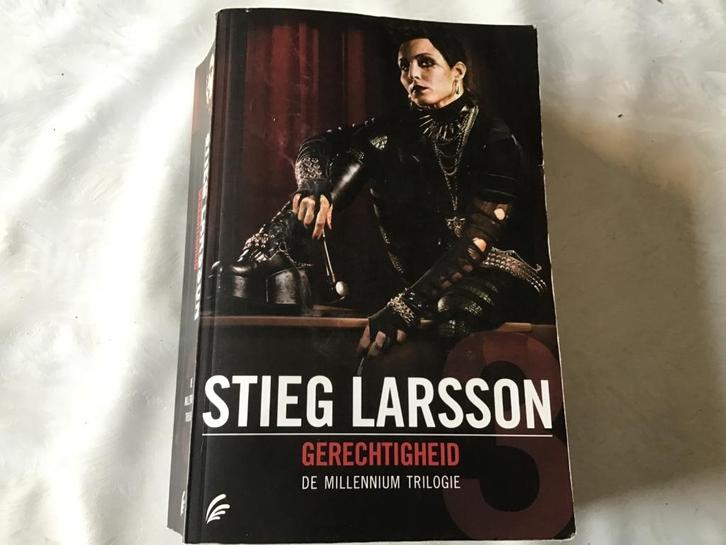 Stieg Larsson - Gerechtigheid - millennium trilogie, Boeken, Thrillers, Ophalen of Verzenden