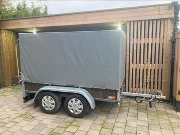 Gesloten aanhanger /remork met huif mtm750kg beschikbaar voor biedingen
