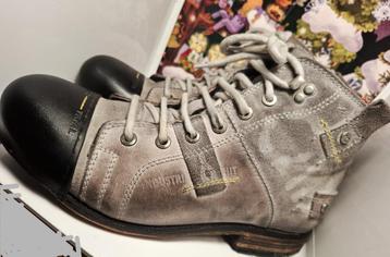 Enkelschoenen beschikbaar voor biedingen