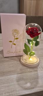 Beauty and the beast rose NEW with lights, Nieuw, Ophalen of Verzenden, Assepoester of Belle, Beeldje of Figuurtje