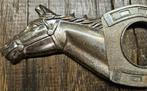 Ouvre-bouteille vintage Horsehead Horseshoe
Ce travail, Enlèvement ou Envoi