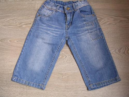 Korte jongens jeansbroek. Maat 128 (NIEUWSTAAT), Kinderen en Baby's, Kinderkleding | Maat 128, Zo goed als nieuw, Jongen, Broek