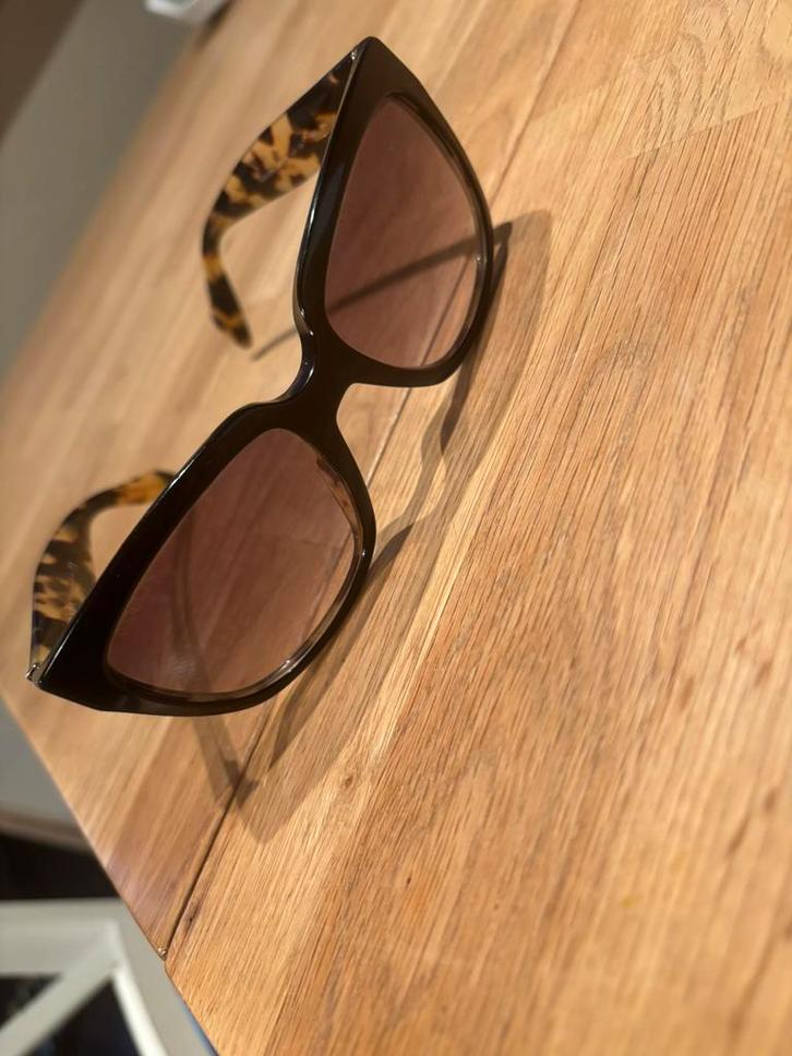 Originele prada bril, Handtassen en Accessoires, Zonnebrillen en Brillen | Dames, Zo goed als nieuw, Zonnebril, Prada, Bruin, Ophalen