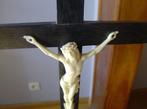 Antiek staand kruisbeeld - kruisiging Jezus Christus, Ophalen