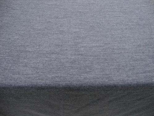 Middelgrijze jersey van 1,15 m/1,50 m, Hobby en Vrije tijd, Stoffen en Lappen, Nieuw, Polyester, 30 tot 120 cm, 30 tot 200 cm