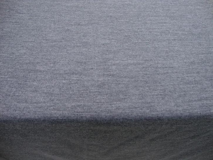 Middelgrijze jersey van 1,15 m/1,50 m, Hobby en Vrije tijd, Stoffen en Lappen, Nieuw, Polyester, 30 tot 120 cm, 30 tot 200 cm