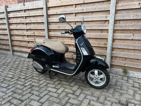 Vespa gts 250ie goede staat 2016 met motorkeuring, Motoren, Motoren | Piaggio, Particulier, Ophalen