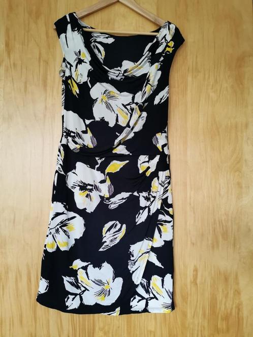Jurk Lola & Liza bloemen - maat 40, Kleding | Dames, Jurken, Gedragen, Maat 38/40 (M), Blauw, Knielengte, Ophalen of Verzenden