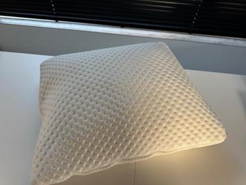 Tempur kussen medium beschikbaar voor biedingen