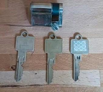 TIJD VOOR EEN NIEUW SLOT VOOR JE HÖRMANN KANTELPOORT beschikbaar voor biedingen