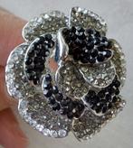 grosse bague neuve, avec étiquette, multi cristal Swarovski, Handtassen en Accessoires, Ringen, 19 tot 20, Nieuw, Ophalen of Verzenden