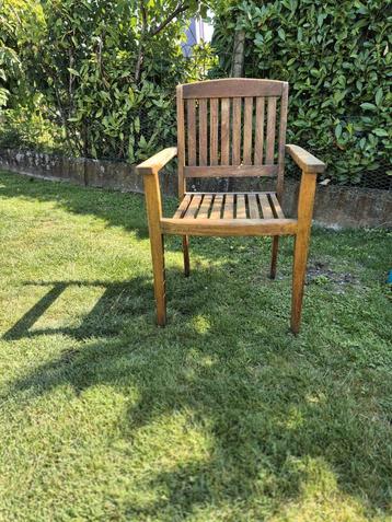 Tuinstoel beschikbaar voor biedingen