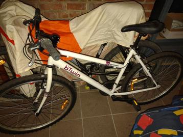 VTT b'Twin 50, très peu utilisé., Enlèvement, Comme neuf