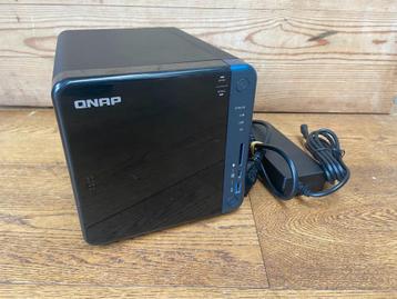 Qnap TS-453B NAS *8gb ram upgrade* + evt. hdd