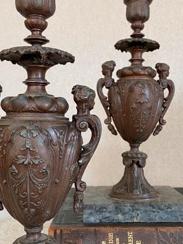 Kandelaars marmer brocante curiosa oud decoratie beschikbaar voor biedingen