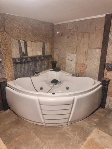 bubbelbad beschikbaar voor biedingen