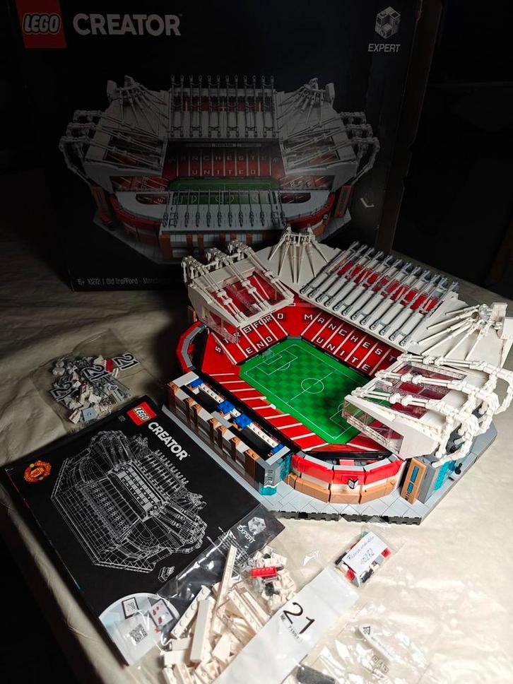 Lego 10272 Manchester United stadion (compleet), Kinderen en Baby's, Speelgoed | Bouwstenen, Zo goed als nieuw, Ophalen of Verzenden