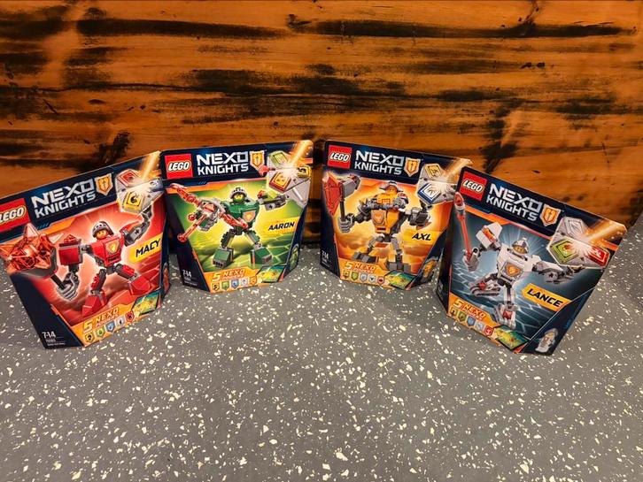 Les chevaliers Lego Nexo Aaron, Axl, Macy, Lance complets, Enfants & Bébés, Jouets | Duplo & Lego, Comme neuf, Lego, Enlèvement ou Envoi