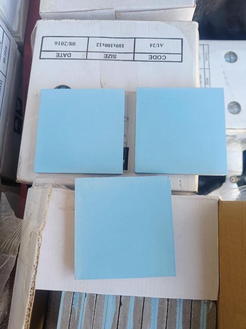 Lot nieuwe tegels 50m2 beschikbaar retro look (100x100x12mm), Doe-het-zelf en Bouw, Tegels, Nieuw, Vloertegels, Keramiek, Minder dan 20 cm