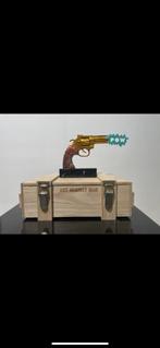 Van Apple — Kunst tegen oorlog — The Golden Pow Gun, Antiek en Kunst, Ophalen of Verzenden