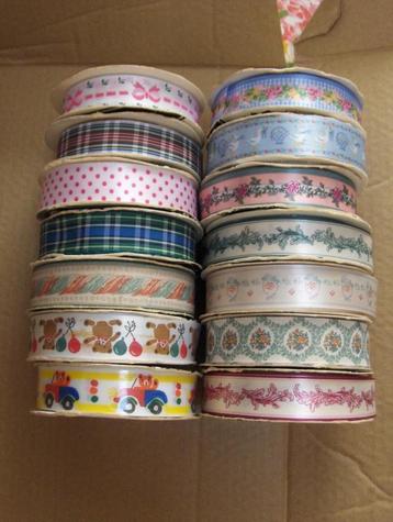 Ruban fantaisie(lot de 102m) beschikbaar voor biedingen