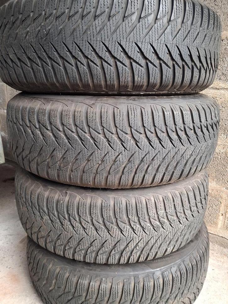 ensemble d'hiver avec pneus neufs. 5x114,3, Autos : Pièces & Accessoires, Pneus & Jantes, Pneu(s), Pneus hiver, 16 pouces, 215 mm