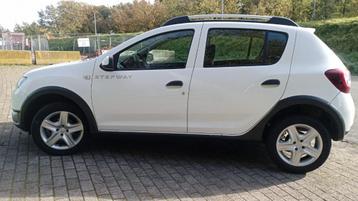 Dacia Sandero Stepway 1.0benz Bj2014 125000km 1er propriétai disponible aux enchères