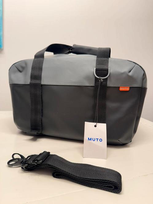 Nieuwe Stella MUTO sporttas weekendtas Bag L Grey Blowfish, Handtassen en Accessoires, Tassen | Sporttassen, Nieuw, Unisex volwassen