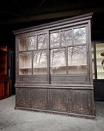 Prachtige stoere winkelkast | Olm houten vitrinekast #2606, Antiek en Kunst, Ophalen of Verzenden