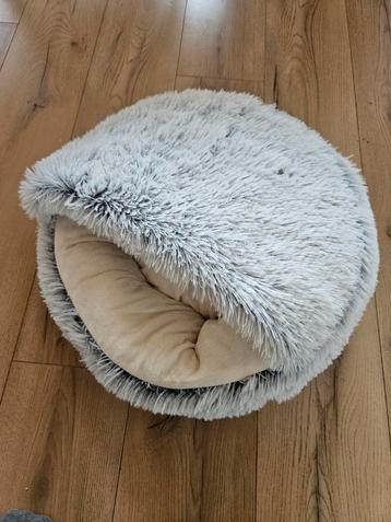 Fluffy zachte honden-/kattenmand beschikbaar voor biedingen