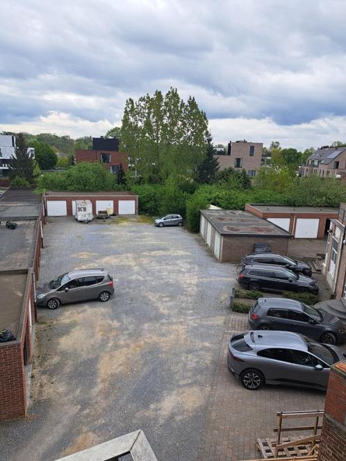 Staanplaats aan station, Stationlaan 54 Bilzen, Auto diversen, Autostaanplaatsen en Garages