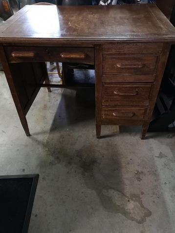 Bureau vintage  beschikbaar voor biedingen