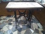 Pied d'une ancienne machine à coudre en métal noir, Antiek en Kunst, Antiek | Naaimachines, Ophalen