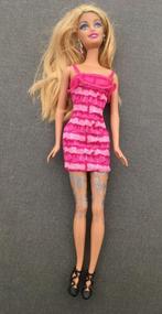 Poupée style Barbie avec "Tatoo"
