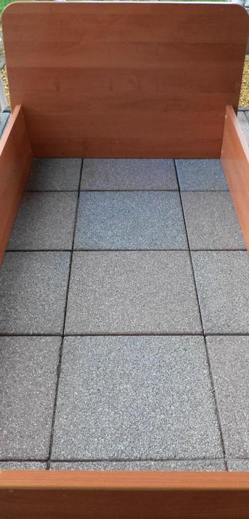 Eenpersoonsbed + boxspring + matras beschikbaar voor biedingen